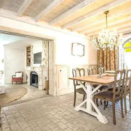 Villa Calle Almendros