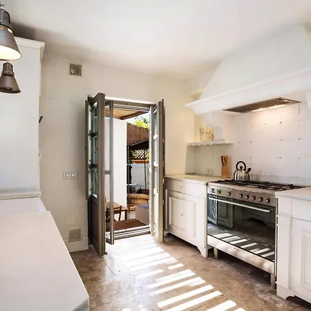Villa Calle Almendros