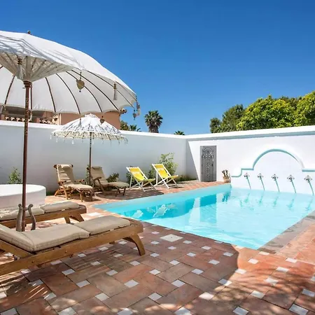 Villa Calle Almendros